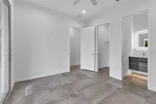 2124 Clematis Pl, Sarasota, FL 34239 - Photo 39