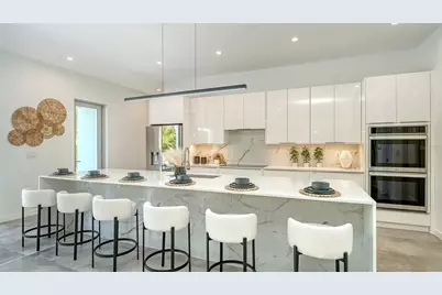 2124 Clematis Place, Sarasota, FL 34239 - Photo 9