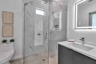 2124 Clematis Pl, Sarasota, FL 34239 - Photo 25