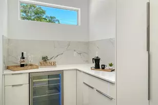 2124 Clematis Pl, Sarasota, FL 34239 - Photo 17