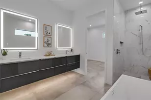 2124 Clematis Pl, Sarasota, FL 34239 - Photo 21