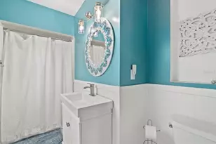 538 Magellan Dr, Sarasota, FL 34243 - Photo 19