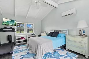 538 Magellan Dr, Sarasota, FL 34243 - Photo 17