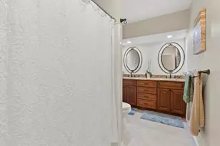 538 Magellan Dr, Sarasota, FL 34243 - Photo 27