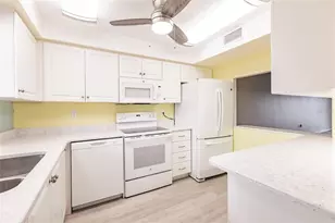 3635 Lake Bayshore Dr, Bradenton, FL 34205 - Photo 11