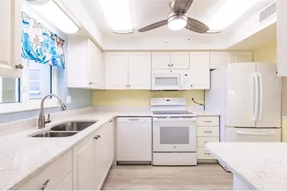 3635 Lake Bayshore Drive #J-410, Bradenton, FL 34205 - Photo 9