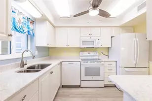 3635 Lake Bayshore Dr, Bradenton, FL 34205 - Photo 9