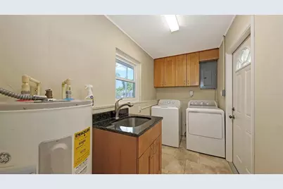 2462 Hyde Park Street, Sarasota, FL 34239 - Photo 13