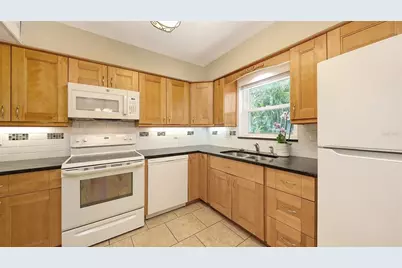 2462 Hyde Park Street, Sarasota, FL 34239 - Photo 11