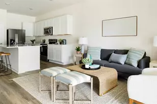 4120 Gold Dust Ln, Sarasota, FL 34243 - Photo 3