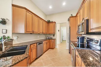 6312 41st Court E, Sarasota, FL 34243 - Photo 9