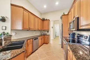 6312 41st Ct E, Sarasota, FL 34243 - Photo 9