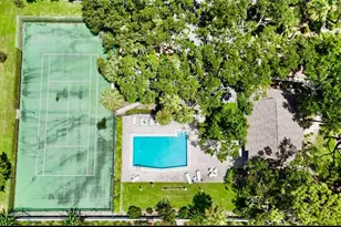 4689 Oak Forest Dr E, Sarasota, FL 34231 - Photo 25