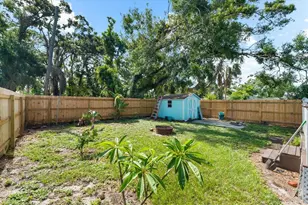 1911 26th St W, Bradenton, FL 34205 - Photo 29