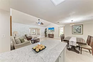 2237 Circlewood Dr, Sarasota, FL 34231 - Photo 9