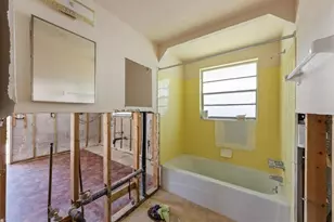 411 Alamanda Rd, Anna Maria, FL 34216 - Photo 17