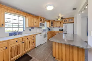 305 Chauncey Ave, Bradenton, FL 34208 - Photo 11