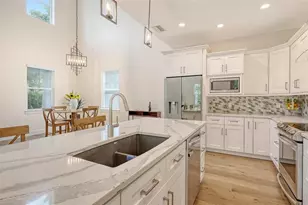 2410 Prospect St, Sarasota, FL 34239 - Photo 19