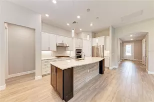 7781 Grande Shores Dr, Sarasota, FL 34240 - Photo 11