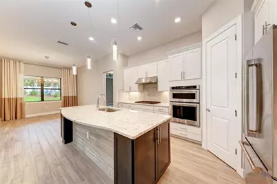 7781 Grande Shores Drive, Sarasota, FL 34240 - Photo 9