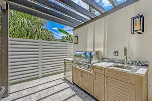 2596 Floyd St, Sarasota, FL 34239 - Photo 13