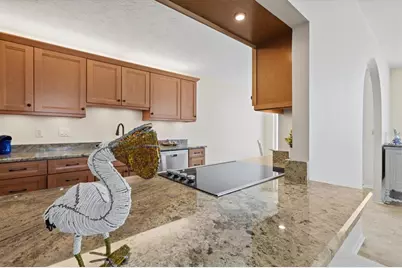 2425 Gulf Of Mexico Drive #10F, Longboat Key, FL 34228 - Photo 11