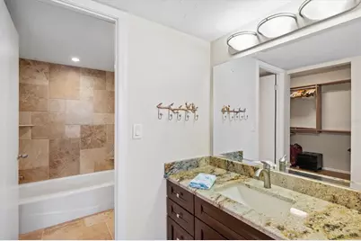 2425 Gulf Of Mexico Drive #10F, Longboat Key, FL 34228 - Photo 35