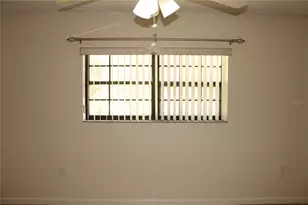 2727 75th St W, Bradenton, FL 34209 - Photo 17