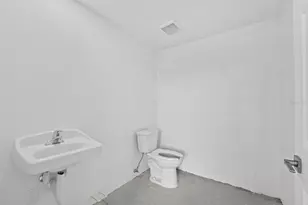 829 57th St E, Bradenton, FL 34208 - Photo 25