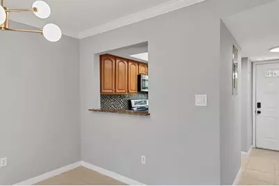 924 La Costa Circle #4, Sarasota, FL 34237 - Photo 11