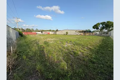 2513 NE 9th Avenue, Cape Coral, FL 33909 - Photo 11