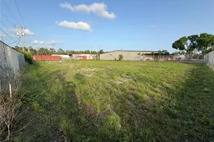 2513 NE 9th Ave, Cape Coral, FL 33909 - Photo 11