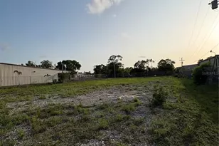 2513 NE 9th Ave, Cape Coral, FL 33909 - Photo 13