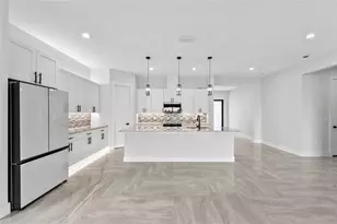 9225 Raes Creek Pl, Palmetto, FL 34221 - Photo 15