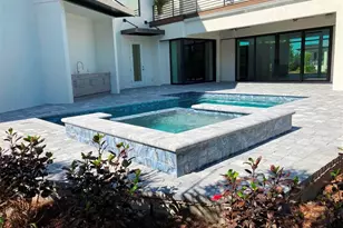 2110 Michele Dr, Sarasota, FL 34231 - Photo 47