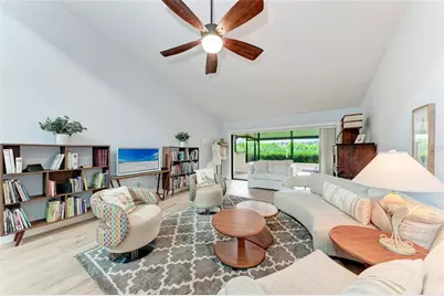 6111 Courtside Drive, Bradenton, FL 34210 - Photo 7