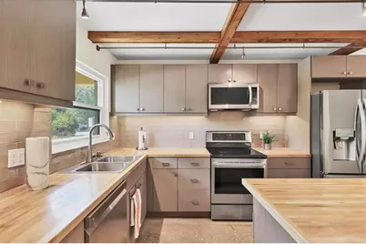 1650 Pine Tree Lane #105, Sarasota, FL 34236 - Photo 11