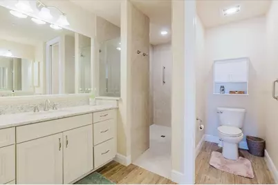 501 Tamiami Trail N #201, Venice, FL 34285 - Photo 45