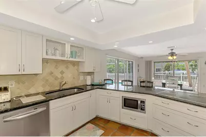 4946 Commonwealth Drive, Sarasota, FL 34242 - Photo 23