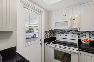 6016 Hibiscus Dr, Bradenton, FL 34207 - Photo 5