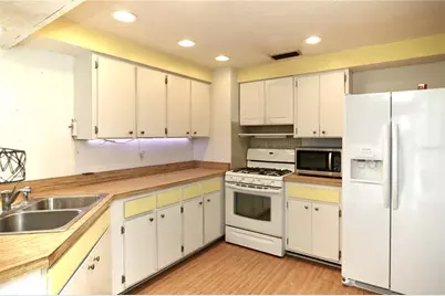 12107 45th Avenue W, Cortez, FL 34215 - Photo 7