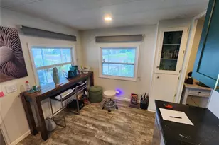 5402 Chateau Ln, Bradenton, FL 34207 - Photo 11