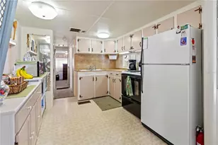 508 50th Avenue Plaza W, Bradenton, FL 34207 - Photo 7