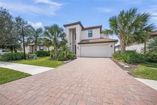 19369 Nearpoint Dr, Venice, FL 34292 - Photo 3