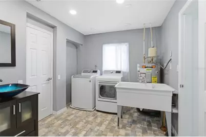 4158 Prudence Drive, Sarasota, FL 34235 - Photo 11