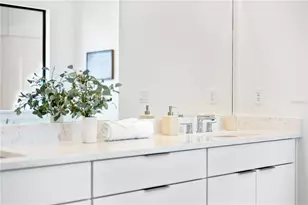 2592 Waterfront Cir, Sarasota, FL 34240 - Photo 17