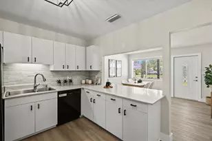 2432 Aspinwall St, Sarasota, FL 34237 - Photo 13