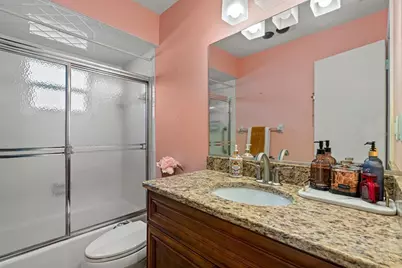 6916 W Country Club Drive N, Sarasota, FL 34243 - Photo 23