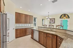 7005 Gold Rush Ln, Bradenton, FL 34201 - Photo 11