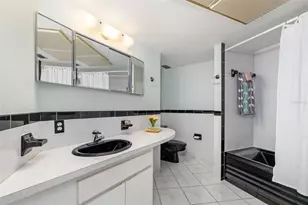 2110 Benjamin Franklin Dr, Sarasota, FL 34236 - Photo 33